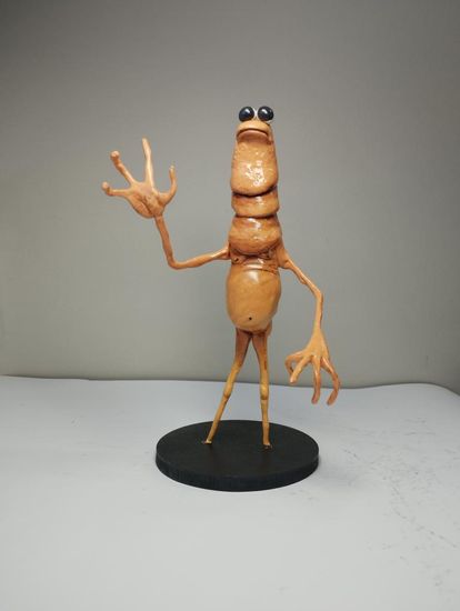 عروسک مارکوس 20 سانتی با پایه کد 47